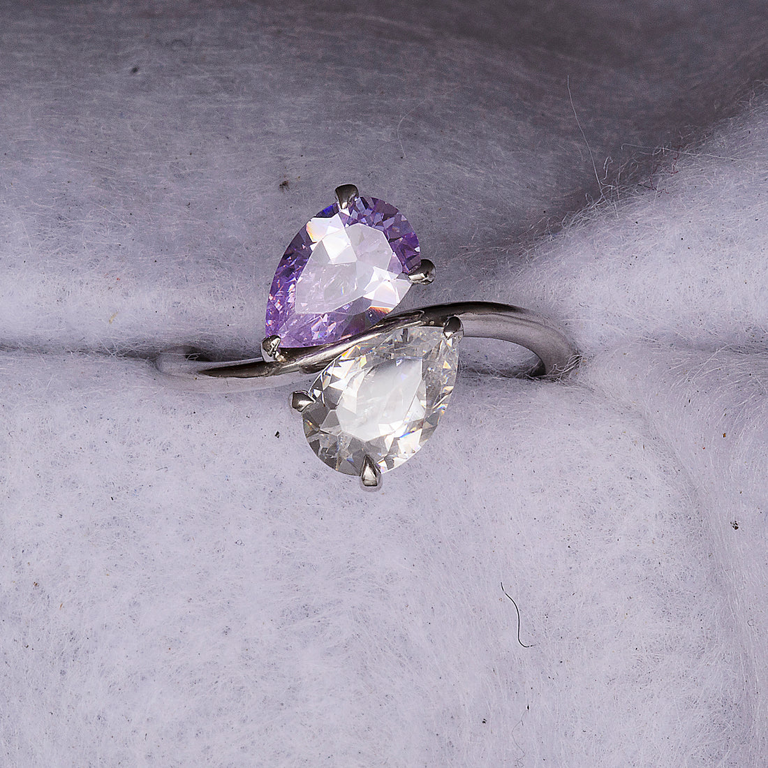 Pear Engagement Ring, Toi et moi ring