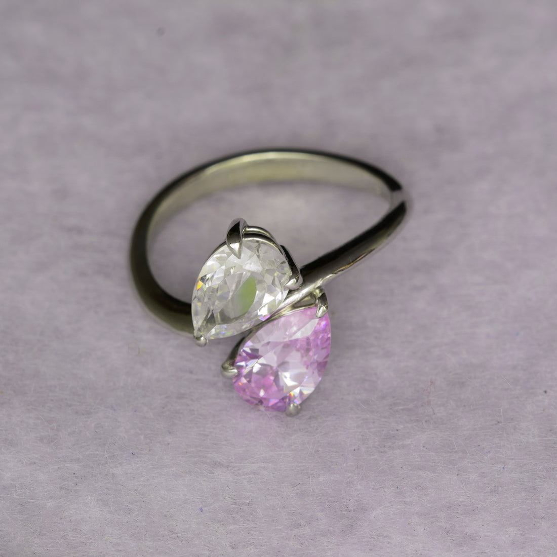 Pear Engagement Ring, Toi et moi ring